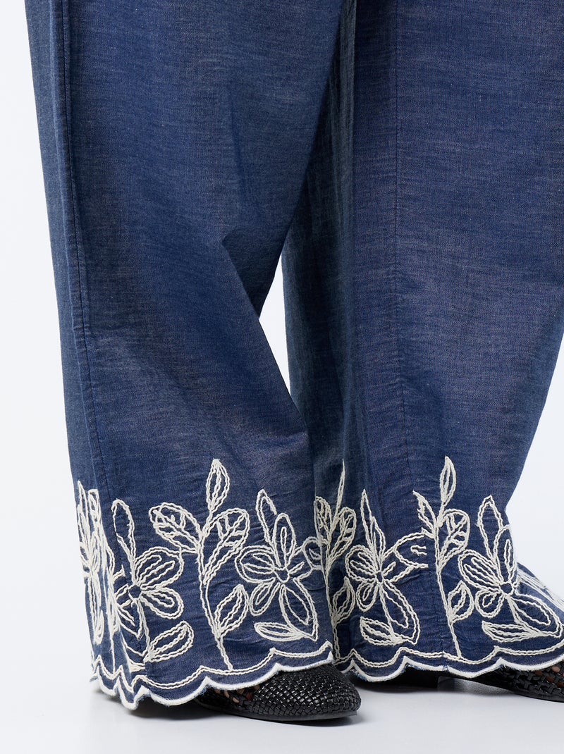 Pantalón ancho con estampados bordados Azul - Kiabi