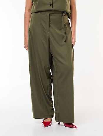 Pantalón ancho con hebilla dorada