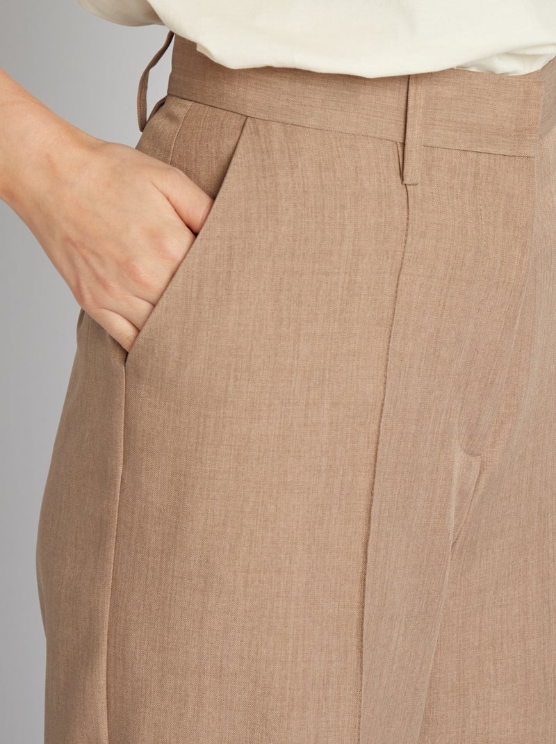Pantalón ancho con pinzas BEIGE - Kiabi