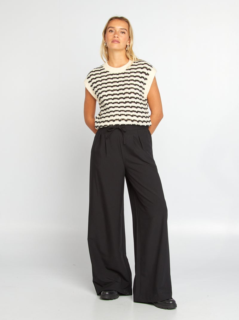 Pantalón ancho con pinzas negro - Kiabi