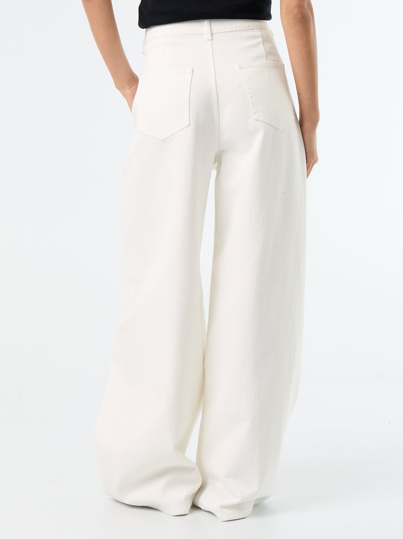Pantalón ancho con pinzas y botones en la cintura Blanco - Kiabi
