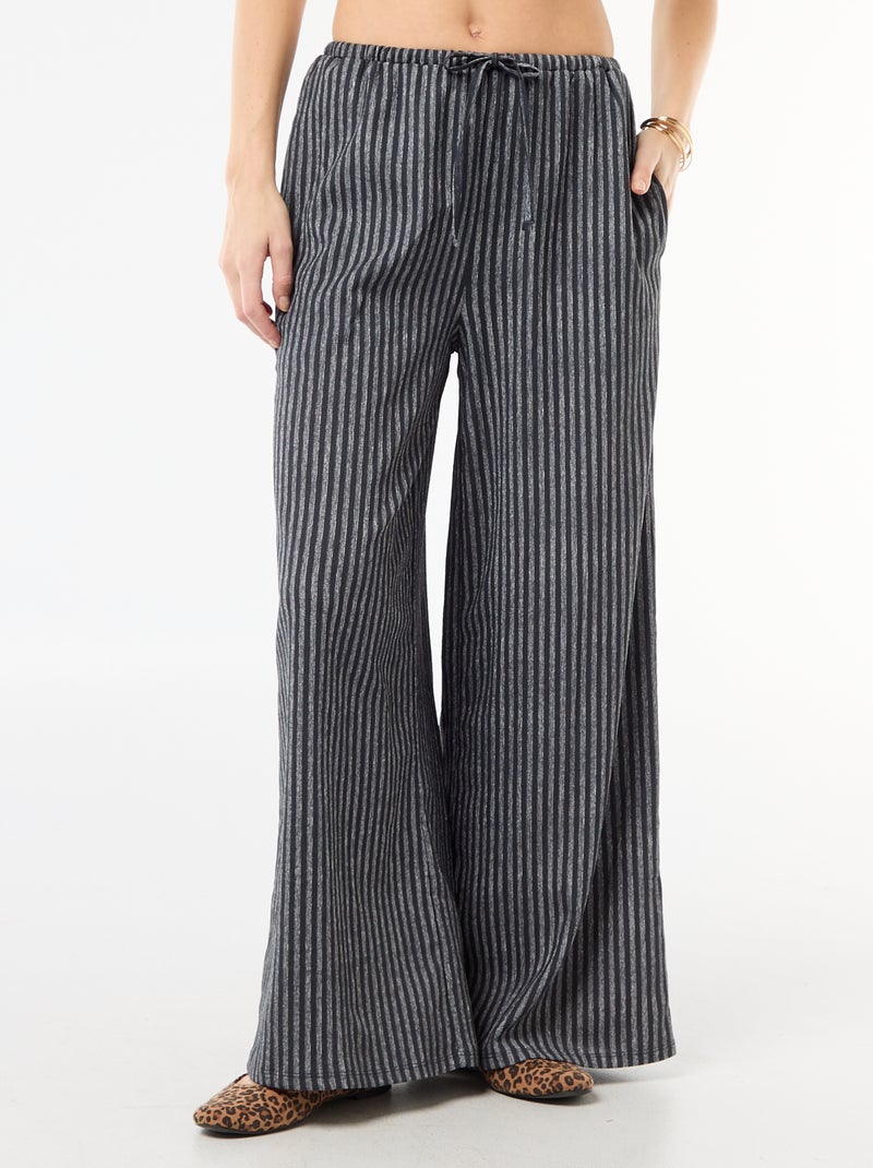 Pantalón ancho crepé con 2 bolsillos Gris - Kiabi