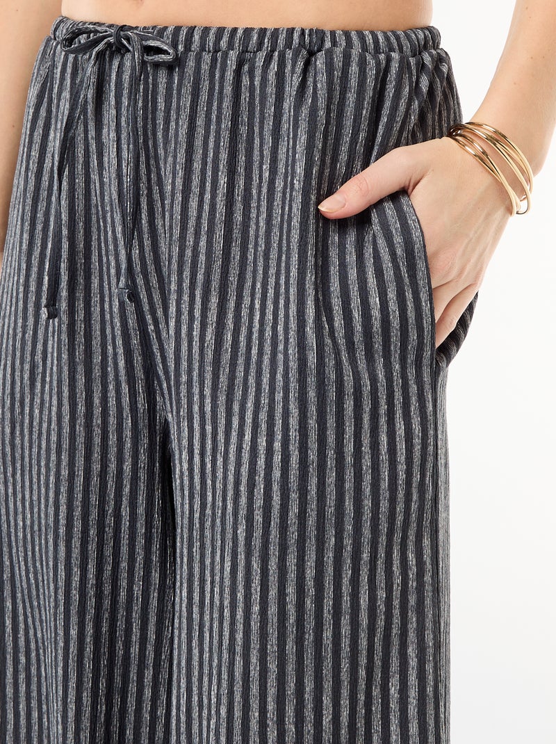 Pantalón ancho crepé con 2 bolsillos Gris - Kiabi