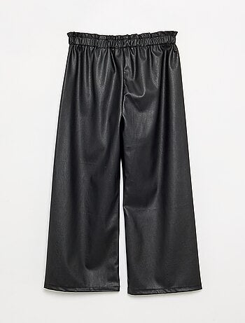 Pantalón ancho de efecto piel