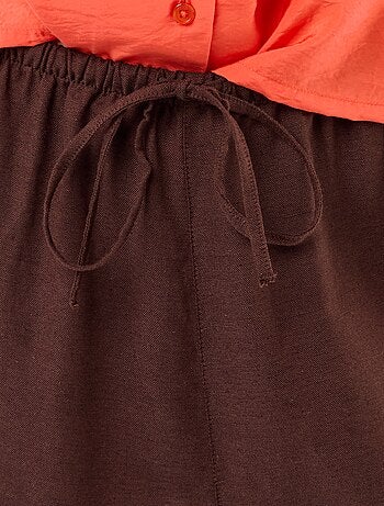 Pantalón ancho de mujer con cintura elástica y bajo ajustado