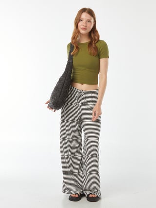 Pantalón ancho de punto a rayas