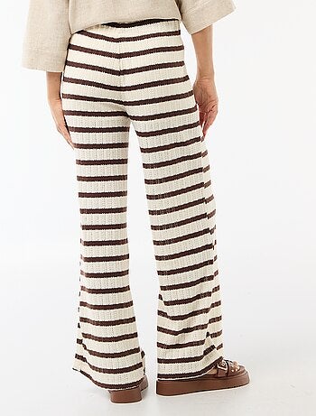 Pantalón ancho de punto calado