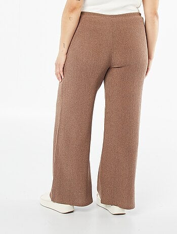 Pantalón ancho de punto gofrado