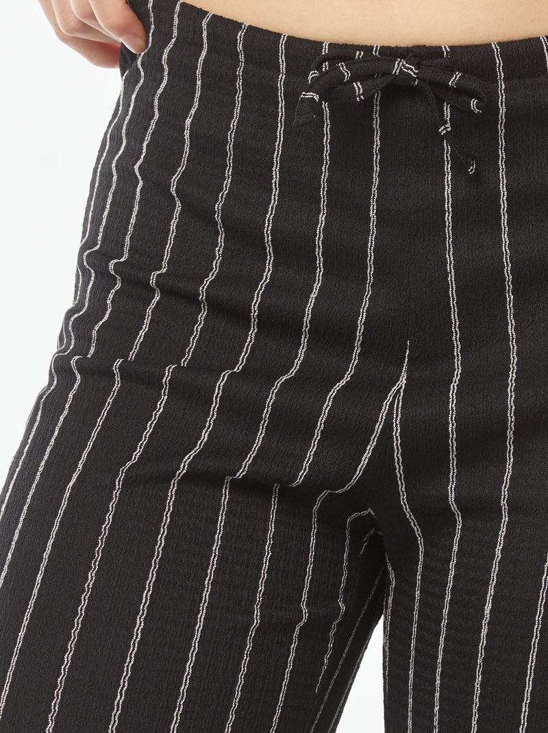 Pantalón ancho de punto ligero gofrado Negro - Kiabi