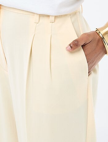 Pantalón ancho de tiro alto con 5 bolsillos