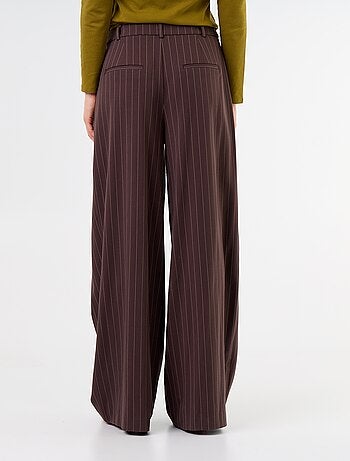 Pantalón ancho de tiro alto con pinzas