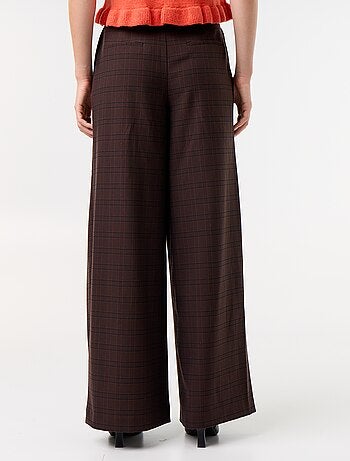 Pantalón ancho de tiro alto con pinzas