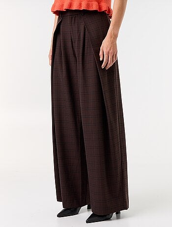 Pantalón ancho de tiro alto con pinzas