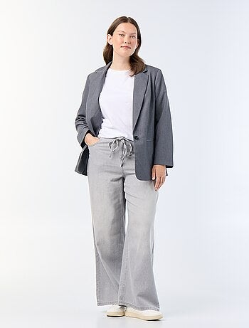 Pantalón ancho de vaquero con cinturón para anudar