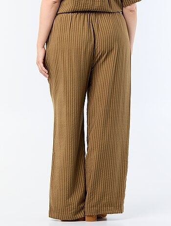 Pantalón ancho de viscosa fluida