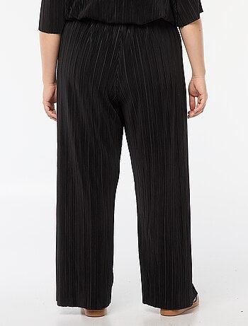 Pantalón ancho 'Only Carmakoma' de punto plisado
