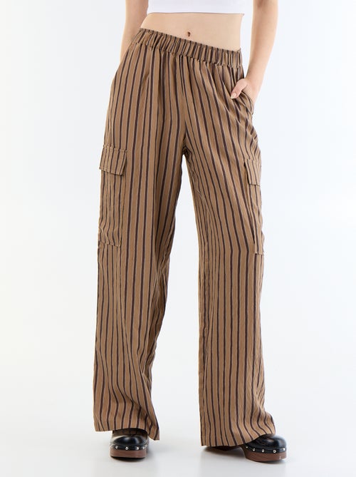 Pantalón ancho rayado con bolsillos de solapa - Kiabi Pantalón ancho rayado con bolsillos de solapa - Kiabi