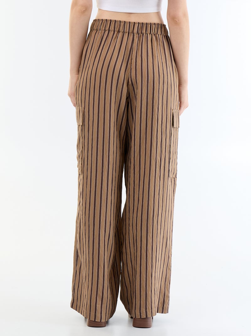 Pantalón ancho rayado con bolsillos de solapa Marrón oscuro - Kiabi