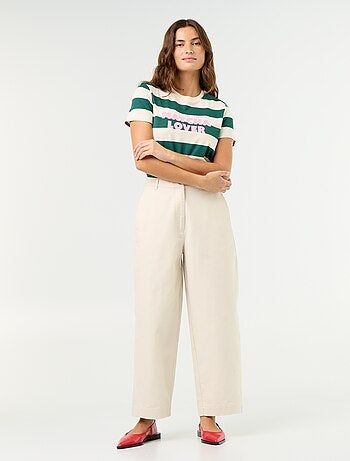 Pantalón ancho tipo barrel