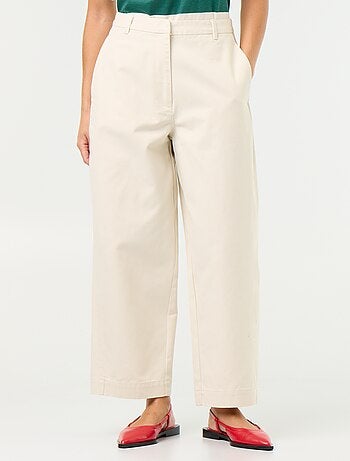 Pantalón ancho tipo barrel