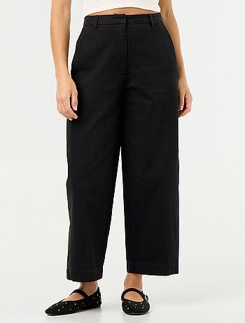 Pantalón ancho tipo barrel