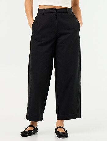 Pantalón ancho tipo barrel