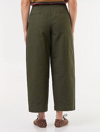 Pantalón ancho tipo barrel