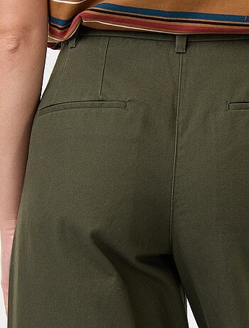 Pantalón ancho tipo barrel