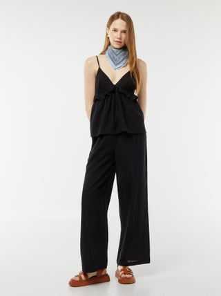 Pantalón ancho y vaporoso con motivo