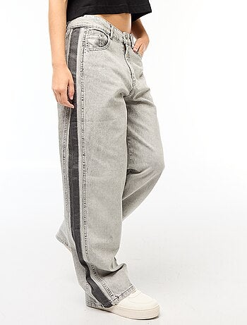 Pantalón baggy a contraste