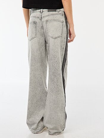 Pantalón baggy a contraste