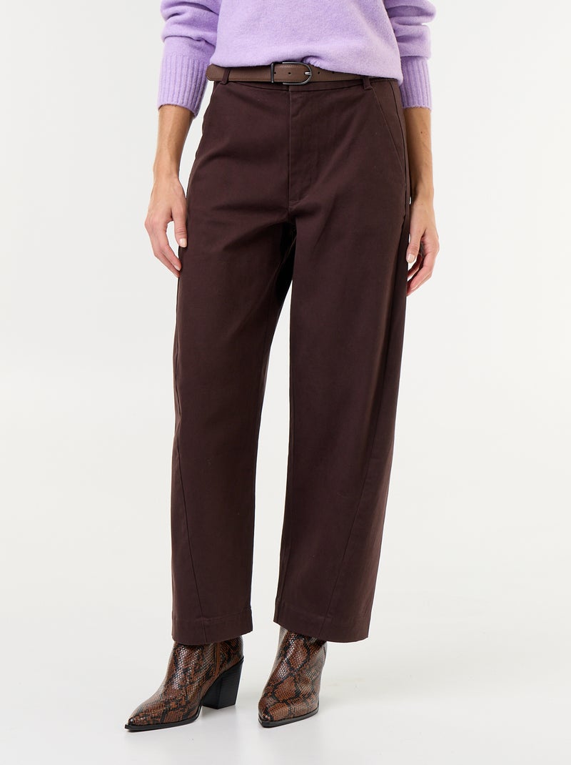 Pantalón barrel ancho + cinturón de efecto piel Marron - Kiabi