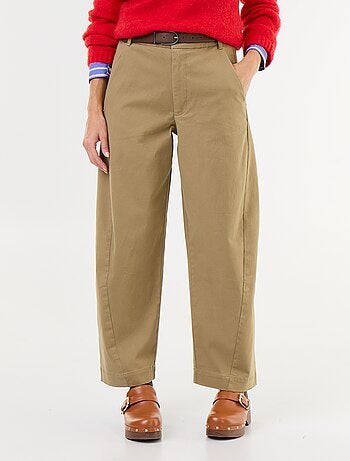 Pantalón barrel ancho + cinturón de polipiel