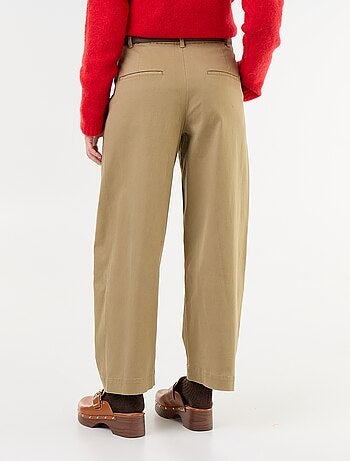 Pantalón barrel ancho + cinturón de polipiel