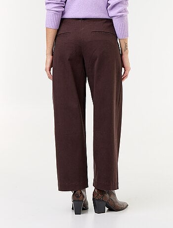 Pantalón barrel ancho + cinturón de polipiel