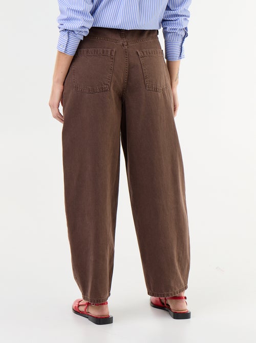 Pantalón barrel con detalles de tachuelas - Kiabi