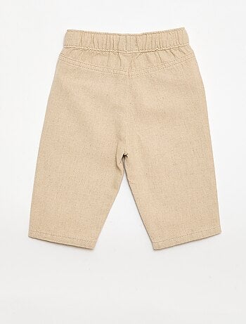 Pantalón blanco con rayas finas