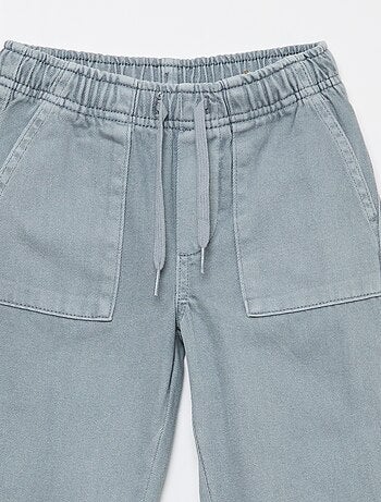 Pantalón bolsillos rectangulares - Corte + ajustado