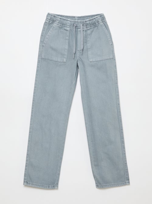 Pantalón bolsillos rectangulares - Corte + ajustado - Kiabi