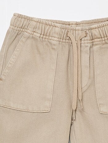 Pantalón bolsillos rectangulares - Corte + ajustado