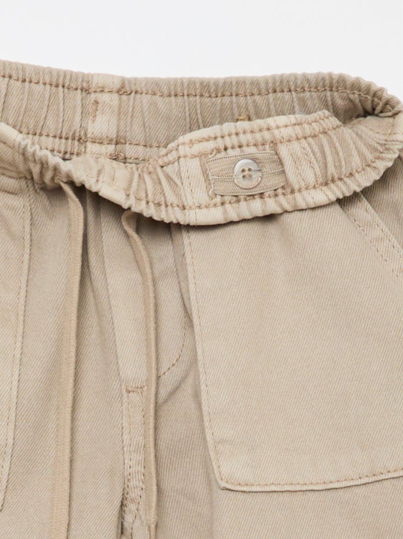 Pantalón bolsillos rectangulares - Corte + ajustado Beige - Kiabi