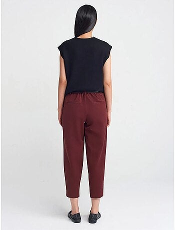 Pantalón capri de mujer de pernera recta con cinturón dilvin