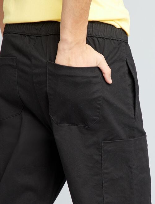 Pantalón cargo ancho con pespuntes - Kiabi