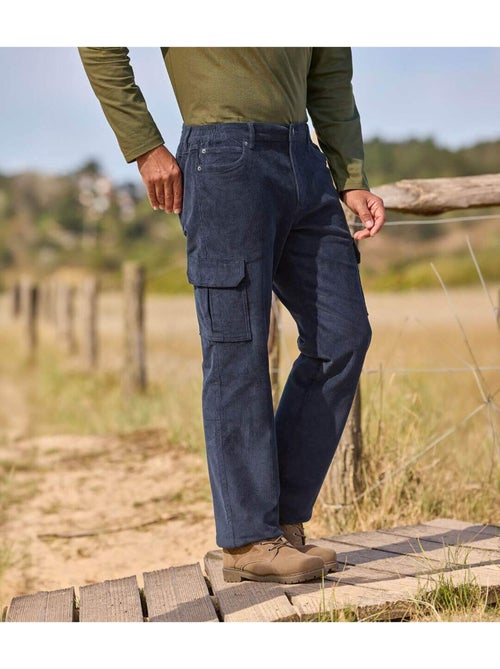 Pantalón cargo confort de pana con cinturilla elástica y bolsillos cargo - Kiabi Pantalón cargo confort de pana con cinturilla elástica y bolsillos cargo - Kiabi