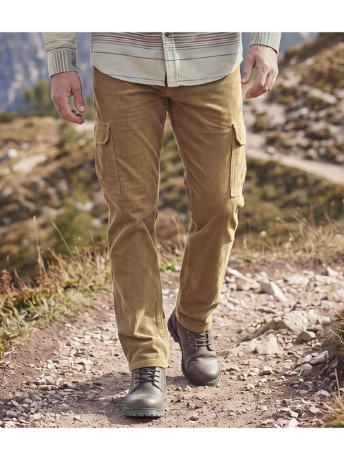 Pantalón cargo de pana stretch con cinturilla elástica y 7 bolsillos - Kiabi Pantalón cargo de pana stretch con cinturilla elástica y 7 bolsillos - Kiabi