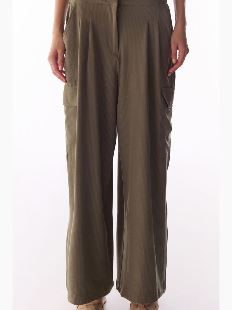 Pantalón cargo paracaídas plisado de tiro alto penti Caqui - Kiabi