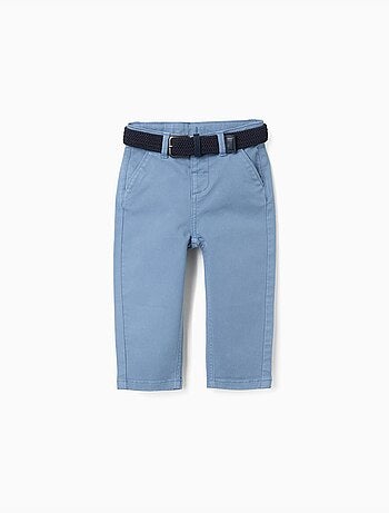 Pantalón chino ajustado de sarga con cinturón