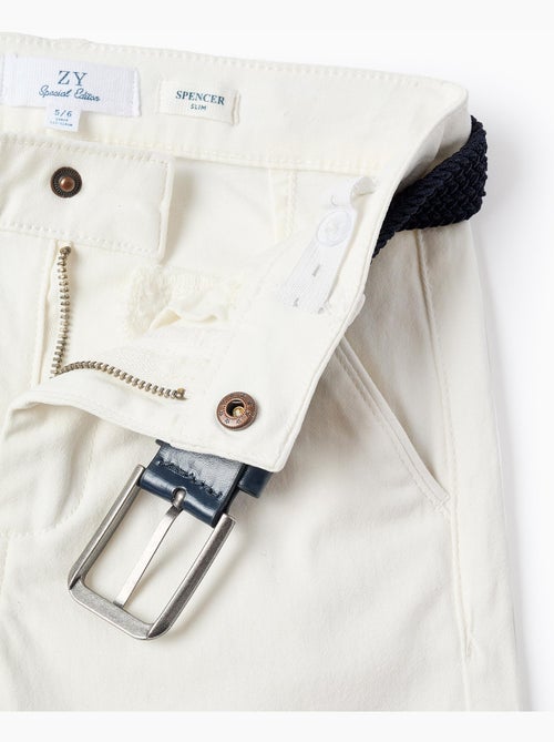 Pantalón chino ajustado de sarga con cinturón - Kiabi