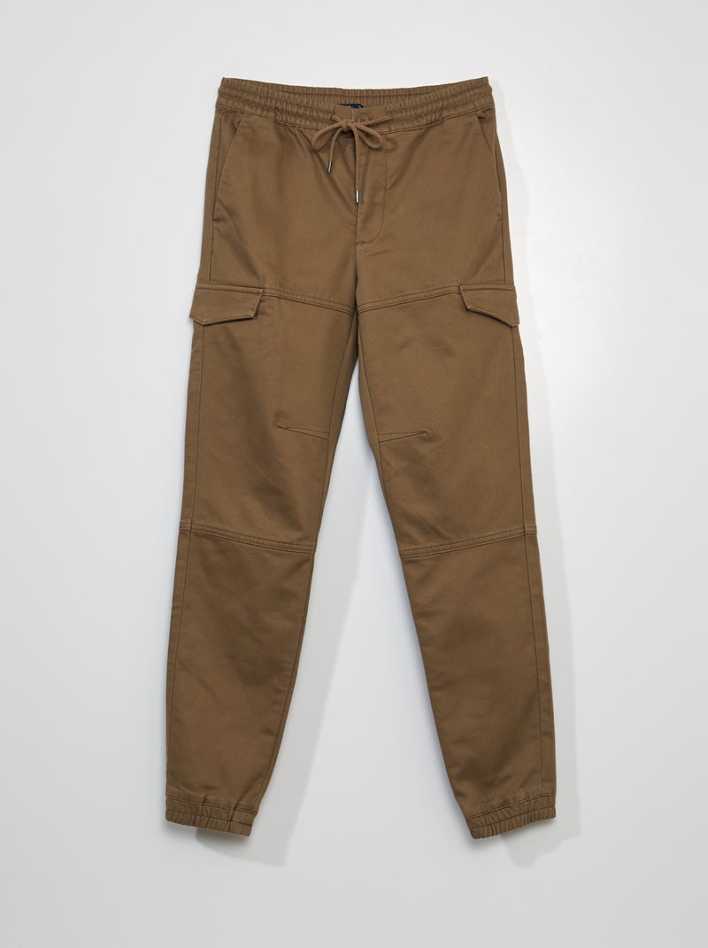 Pantalón chino con bolsillos en los laterales MARRON - Kiabi