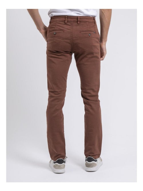 Pantalón chino coupe ajustée VALBACOL - Kiabi Pantalón chino coupe ajustée VALBACOL - Kiabi